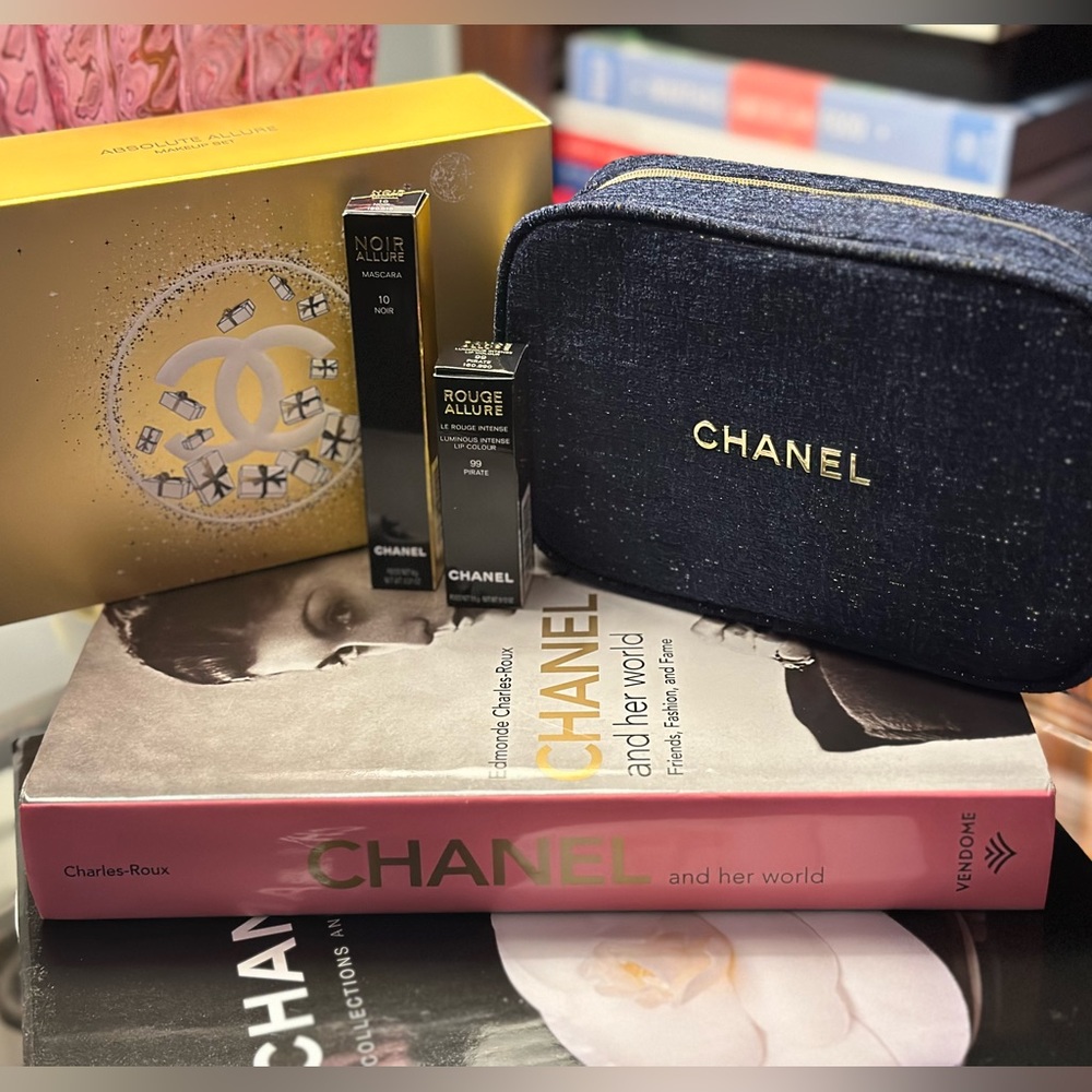 CHANEL HOLIDAY GIFT SET “ABSOLUTE ALLURE”